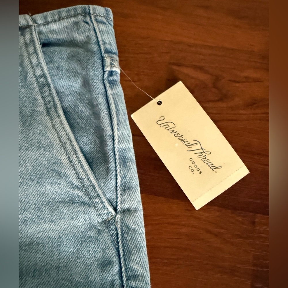Universal Thread Barrel Jeans NWT - Picture 2 of 8